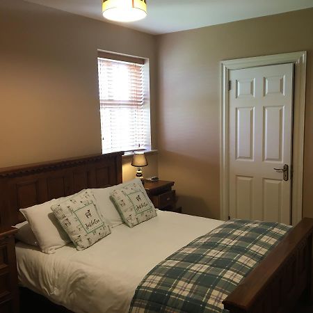 Hopper Inn Guest Accommodation Ballynaskreena Extérieur photo