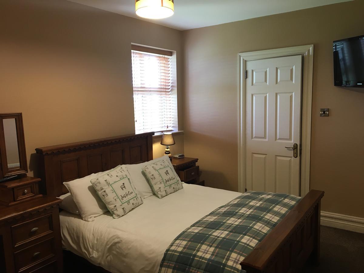 Hopper Inn Guest Accommodation Ballynaskreena Extérieur photo